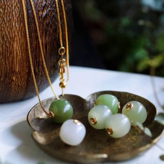 和田玉的油脂光泽是什么?晴水吊坠为何受欢迎