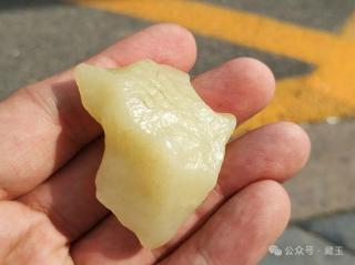 它是和田玉里产量最稀缺的一种,油性顶级,很多人还是第一次见!